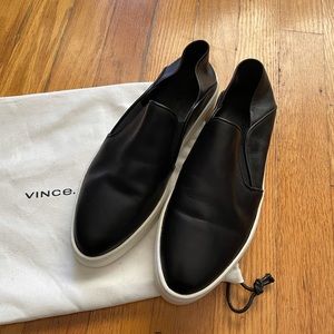 NWOT - VINCE black leather boat shoes/sneakers